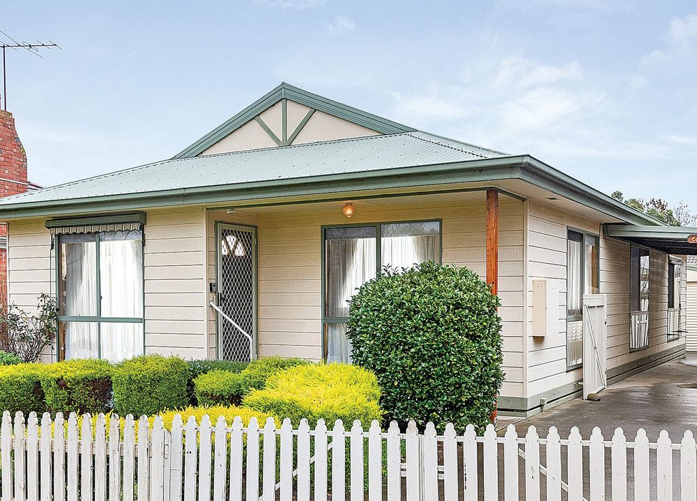 Low maintenance living close to all amenities post image