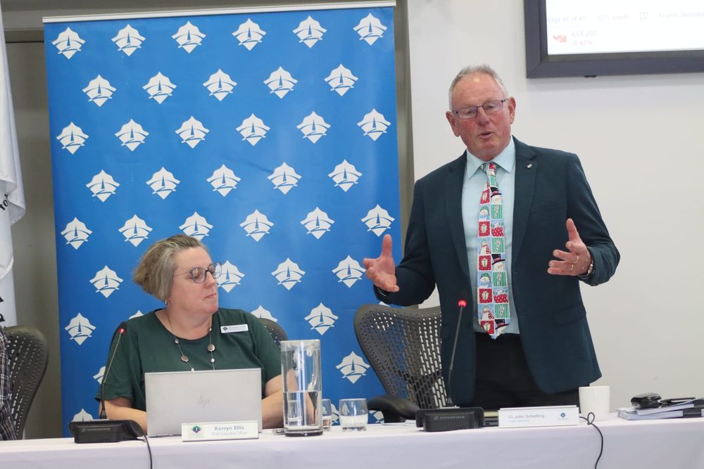 Emotional tribute to outgoing CEO Ellis post image