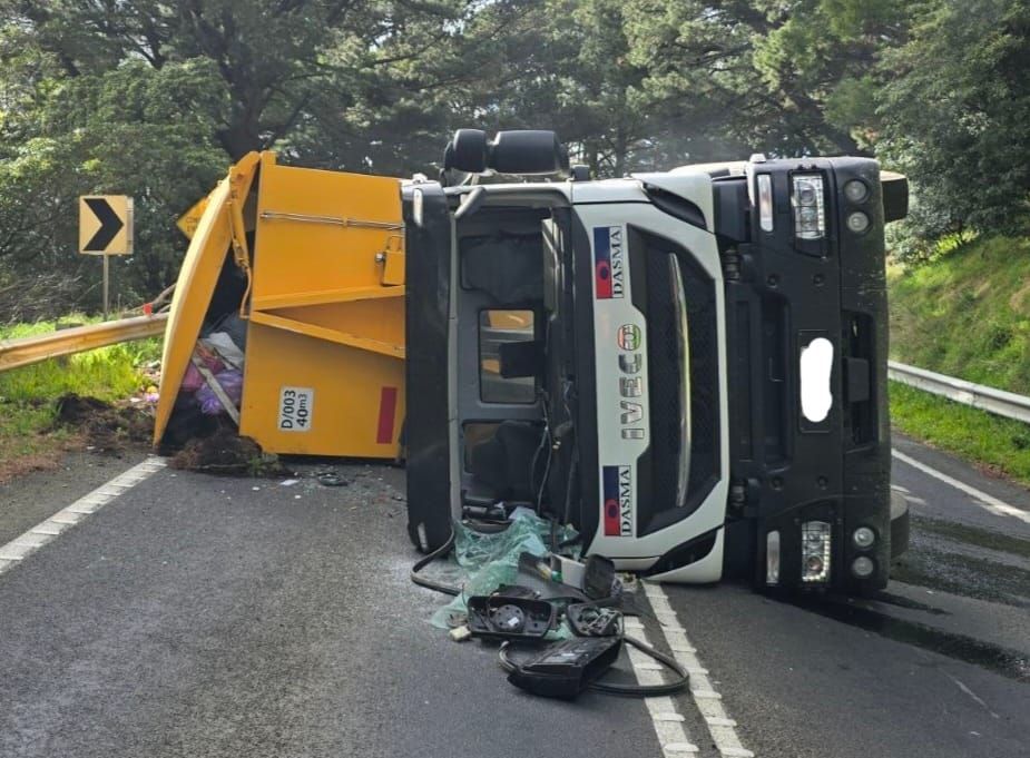 South Gippsland Highway blocked as truck rolls post image