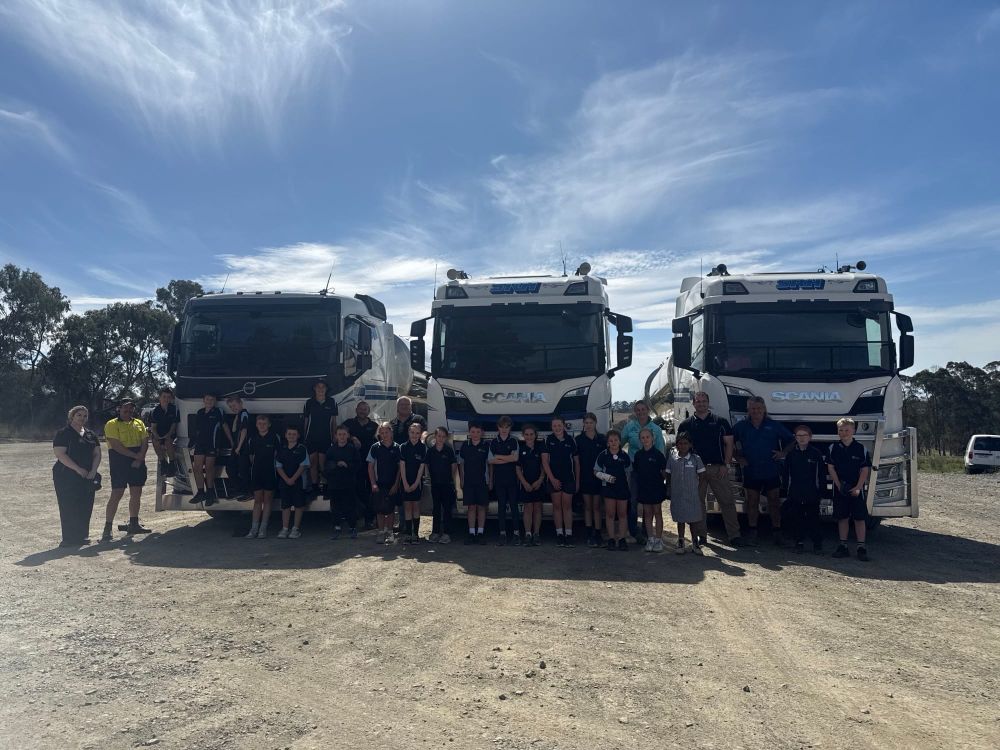 Loch Primary students get hands-on experience in the agriculture sector post image