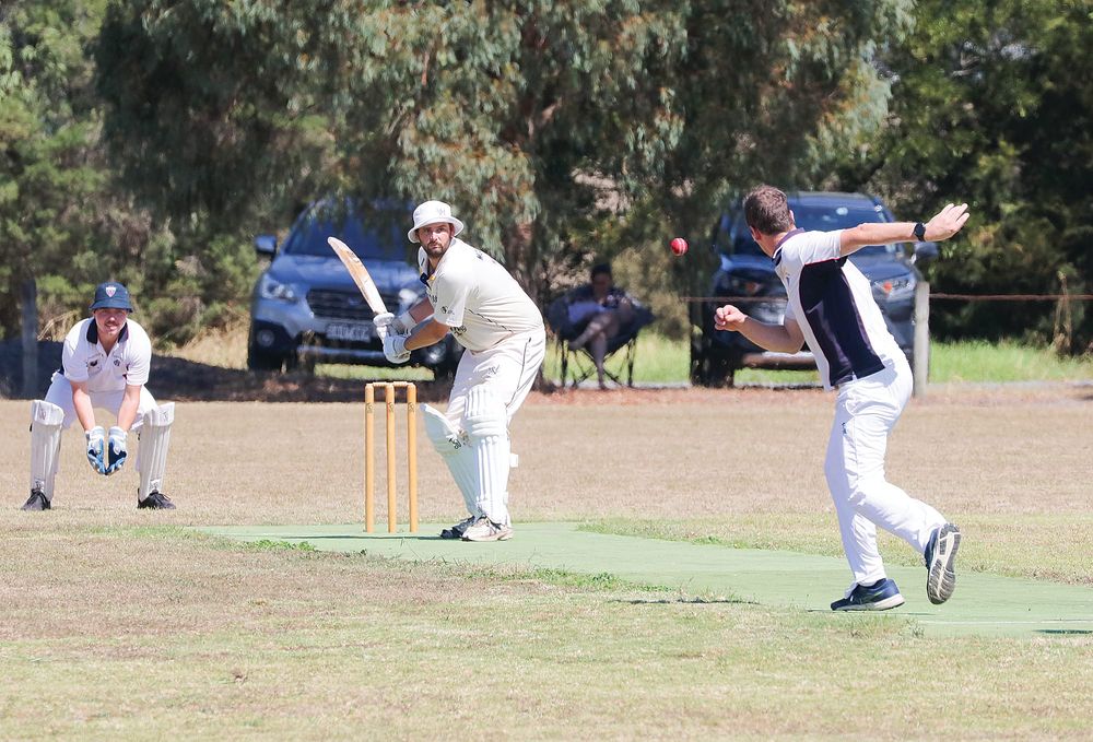 Club dominate in final round post image