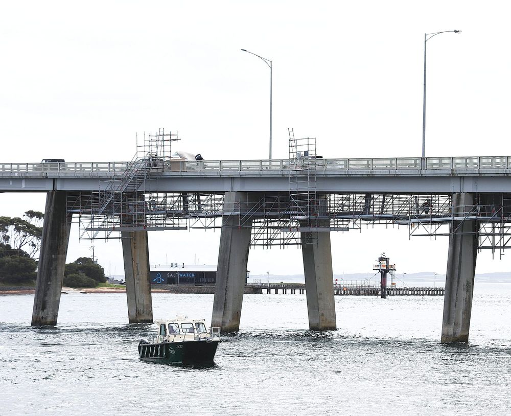 Slow going for Phillip Island bridge this morning post image
