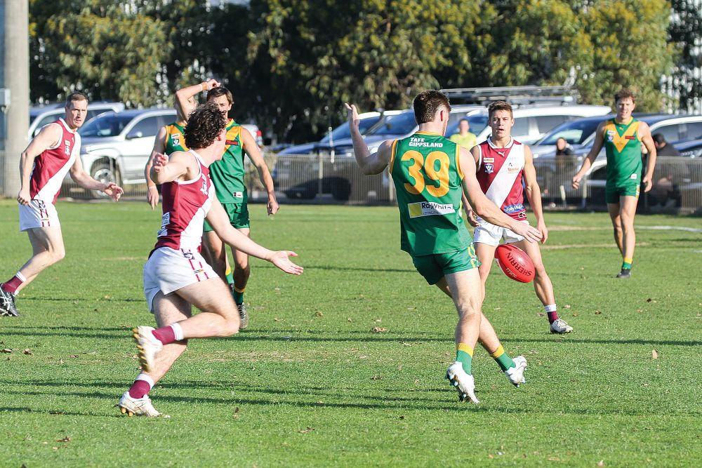 Parrot heartbreak despite brave effort against Traralgon post image
