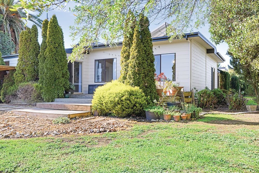 Scenic rural living with dual occupancy post image