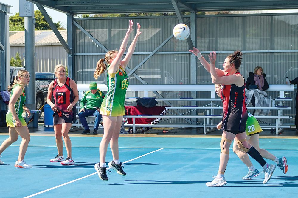 Leongatha to play in five of six preliminary finals post image