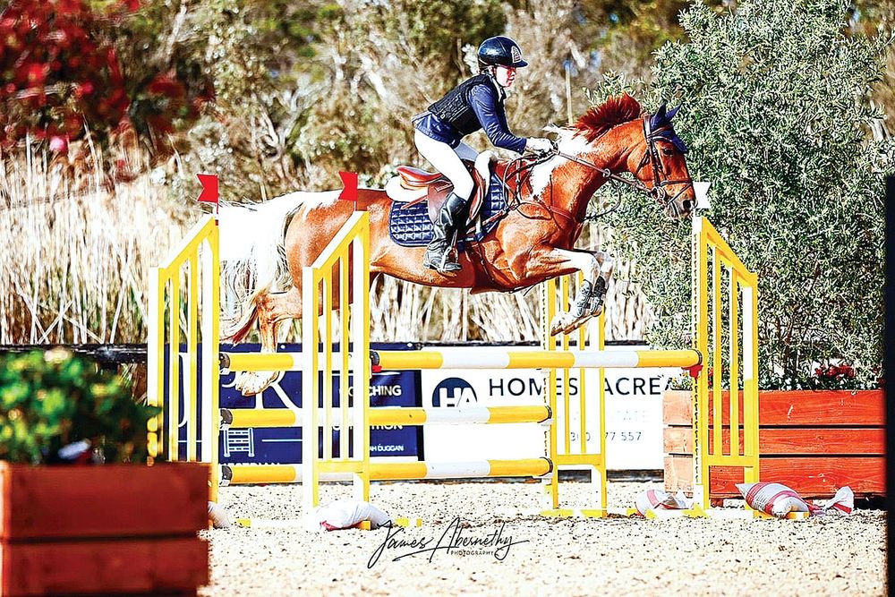 Olivia takes out third place for 2022 Australian Jumping Championship post image