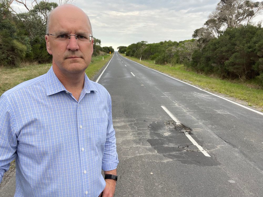 Prom Road must be fixed after bus incident, says O’Brien post image
