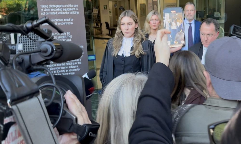 Media cops a broadside from Simon Patterson post image