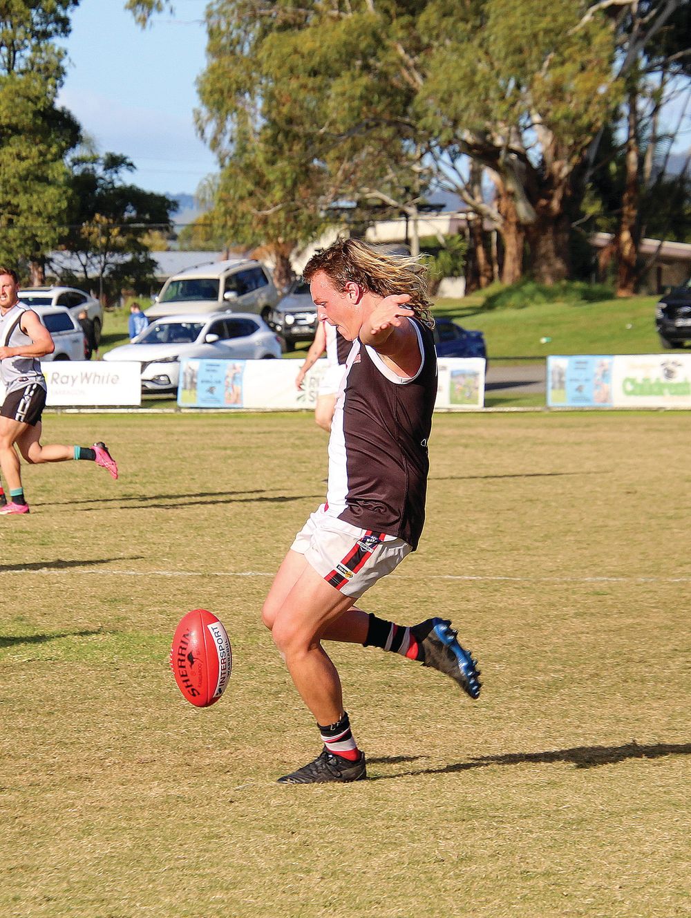 Nyora goes into battle with Yarragon post image