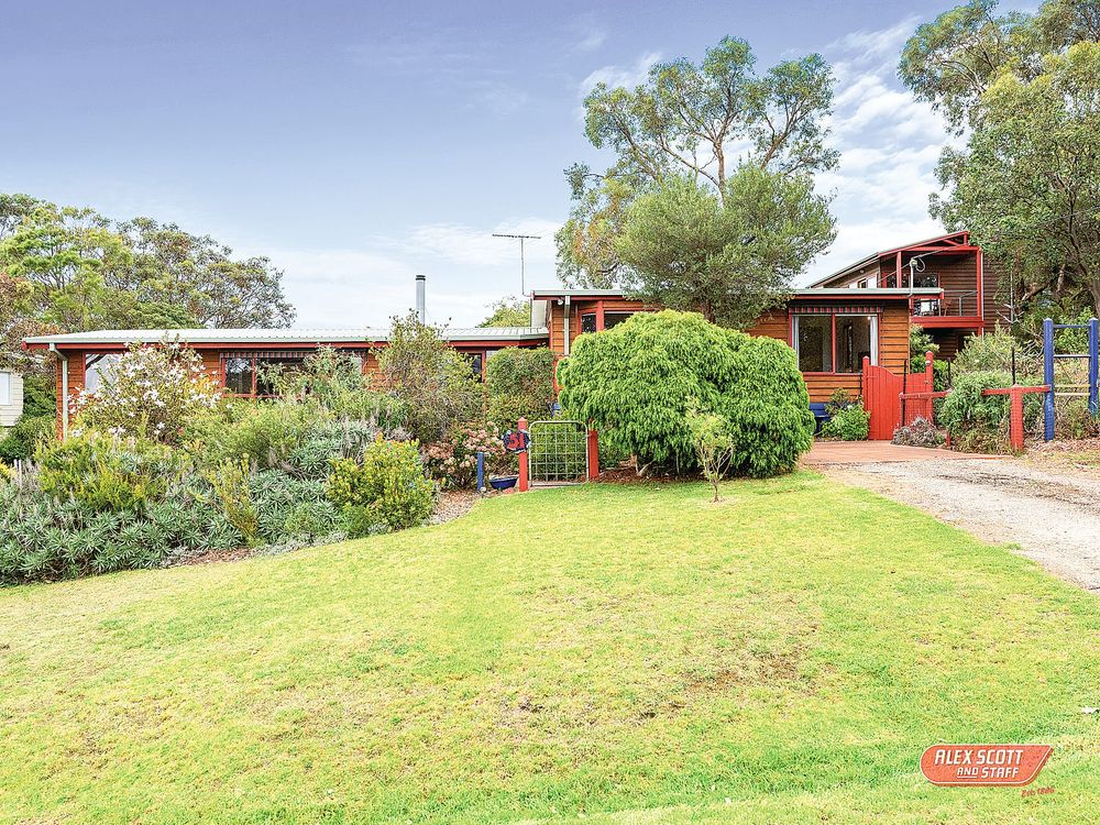 Two homes on large allotment post image