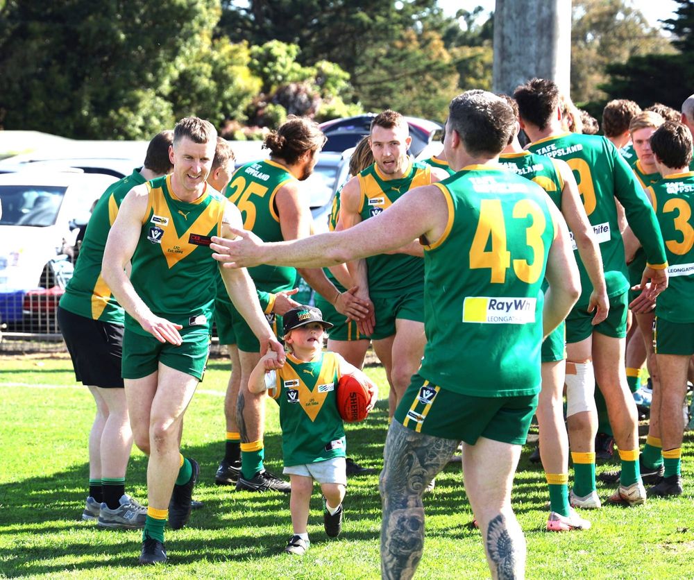 Pressure packed Parrots into grand final post image