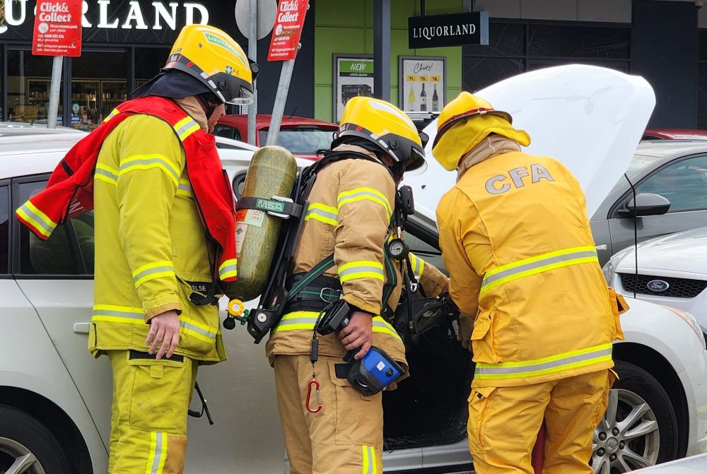 Fire damages car at plaza post image