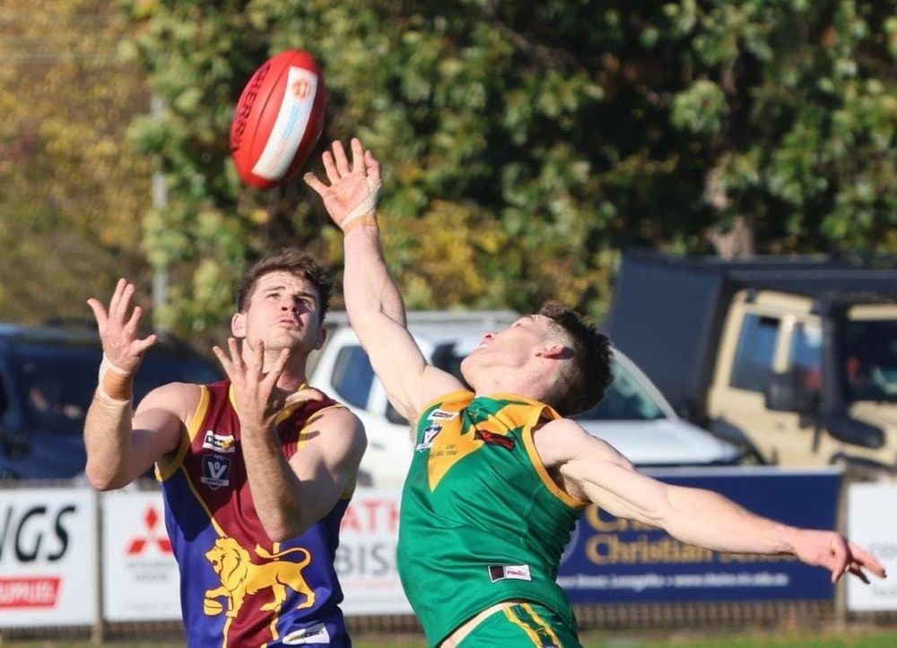 With a touch of class, Moe ends Parrots’ 3-year winning streak post image