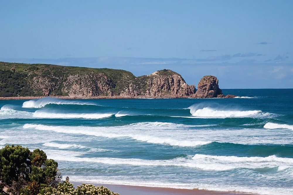 Phillip Island set to host top surfers post image