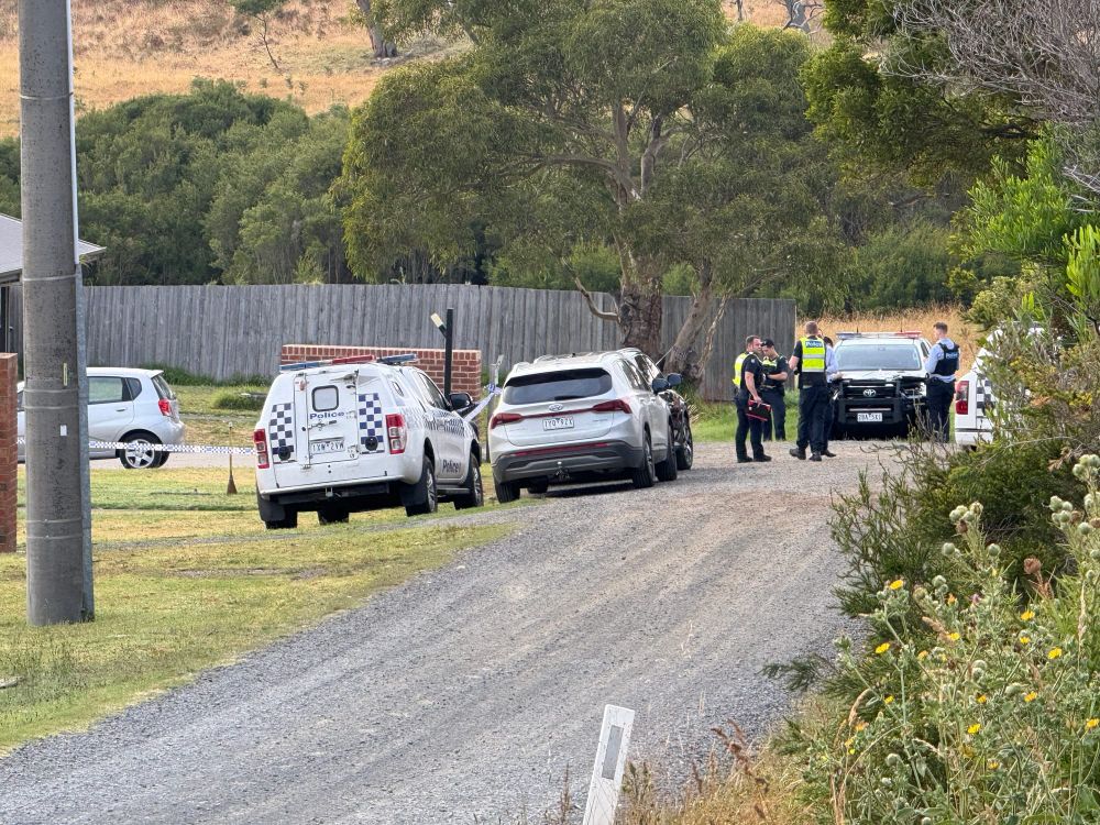 Police on the scene of Wonthaggi shooting post image