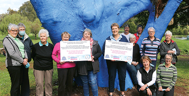 Woorayl golf club paints a ‘Blue Tree’ for mental health post image