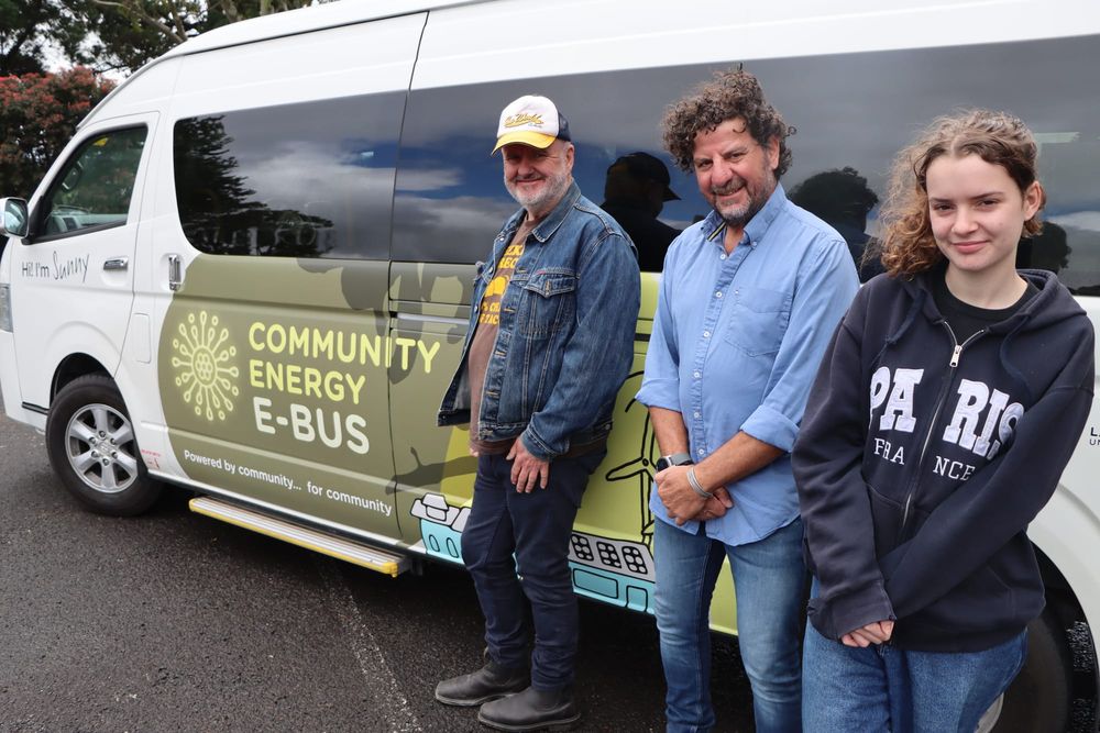 Venus Bay’s electric bus, ‘Sunny’ visits Leongatha post image