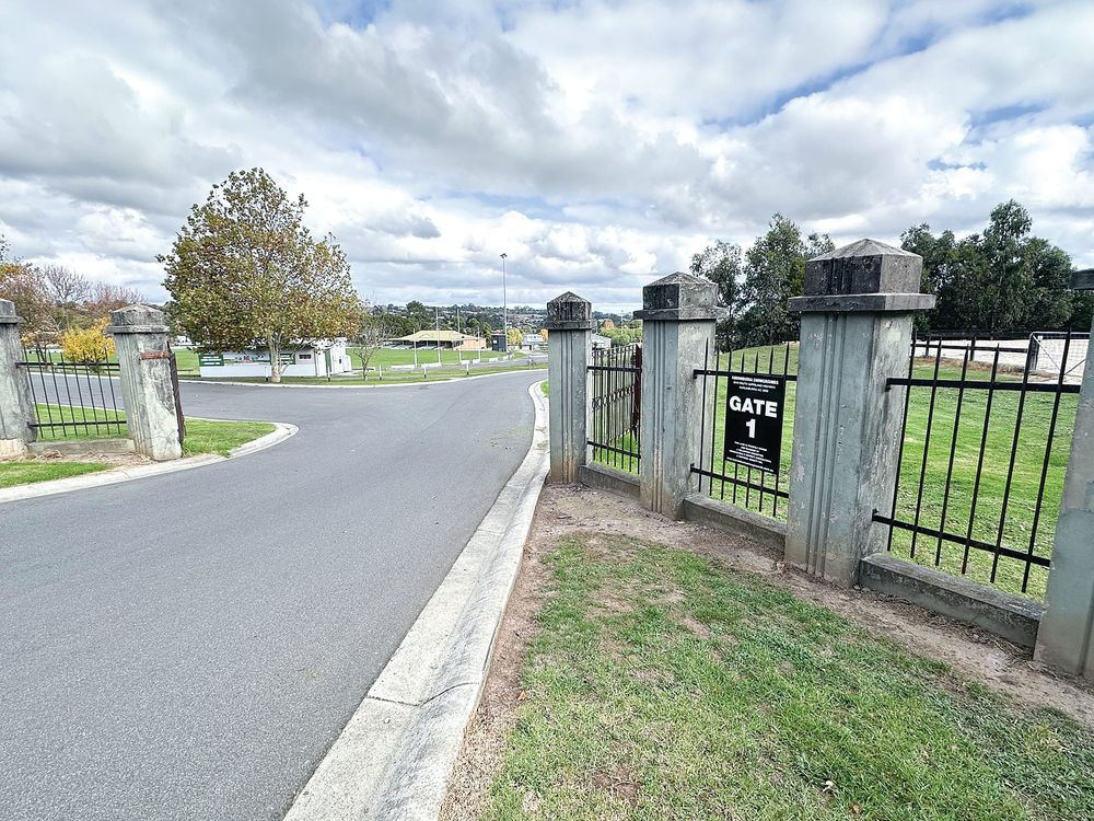 Stink over slack dogowners may lead to showgrounds shutout post image