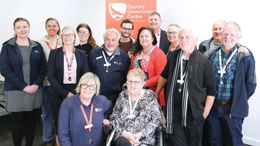 Council visits Wonthaggi hub helping students study closer to home post image
