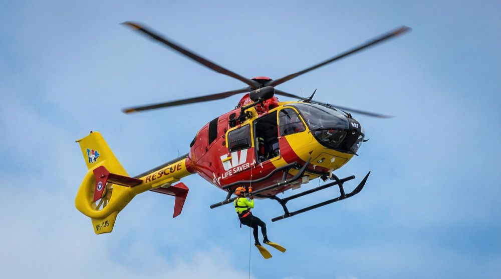 WATCH: Kayakers winched to safety in dramatic Christmas Day rescue post image