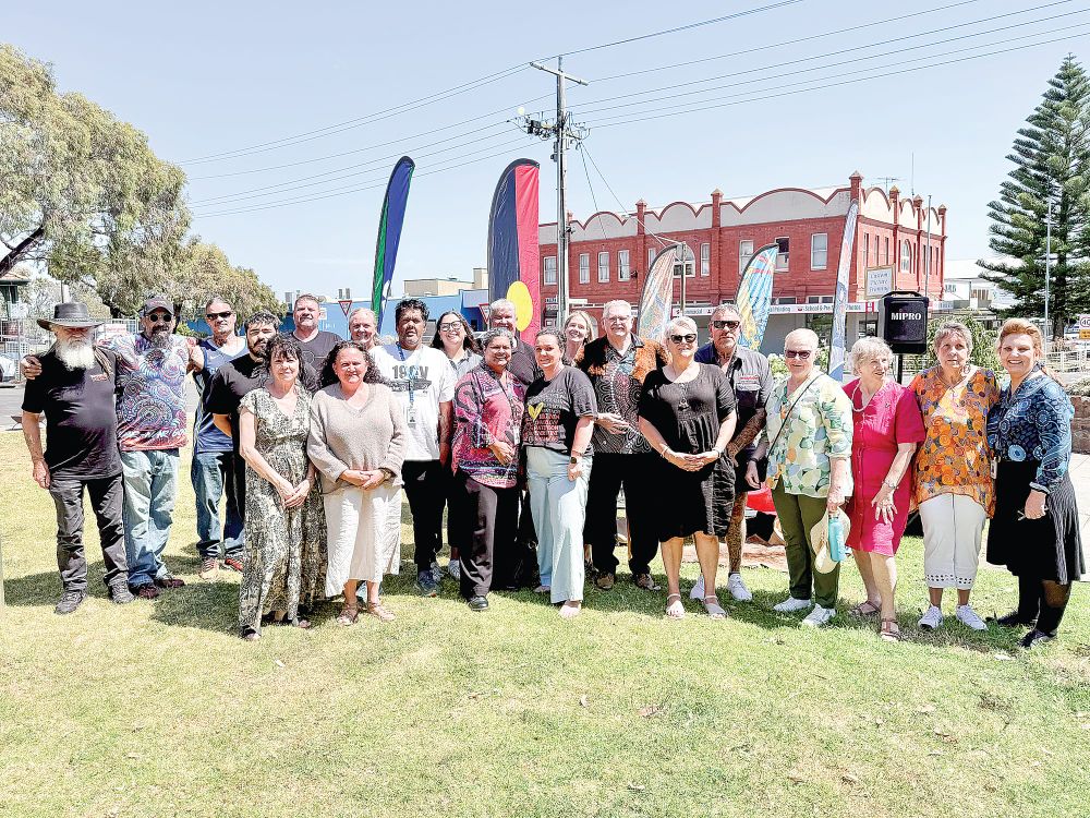 Community gathers to honour Tunnerminnerwait and Maulboyheenner post image