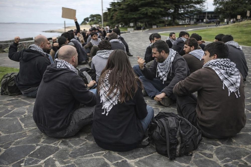 AI 'ragebait' sparks racist pile-on post image