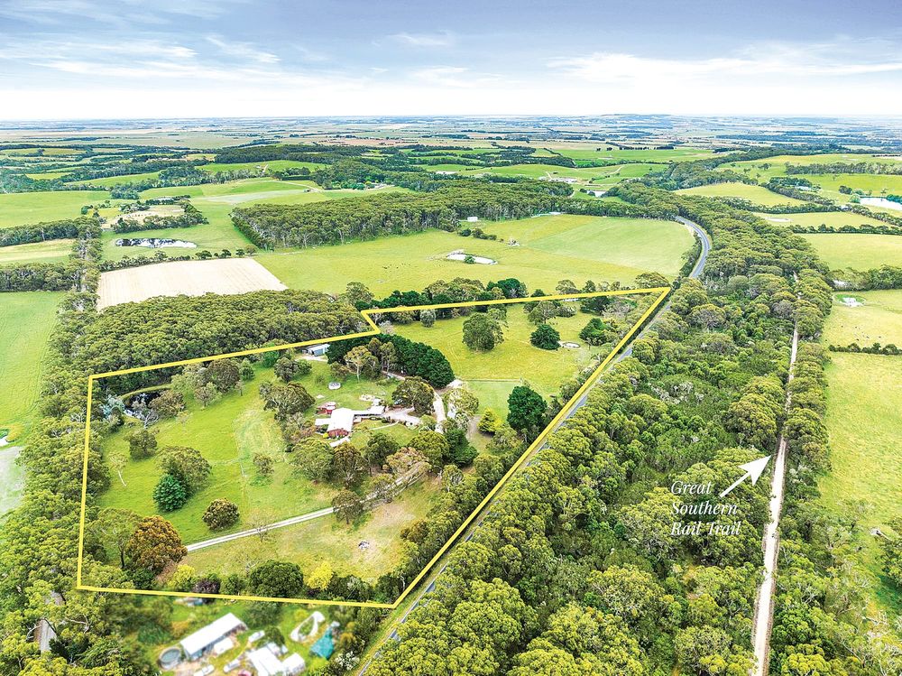 Outstanding 19-acre lifestyle property on Fish Creek’s doorstep post image