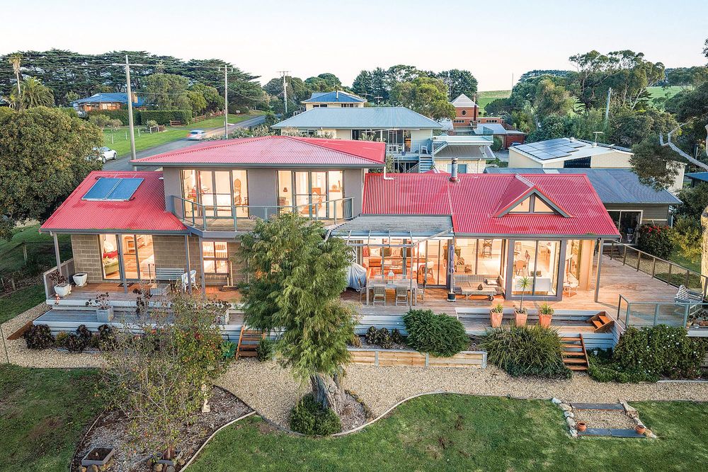 Refined island living on the bay post image
