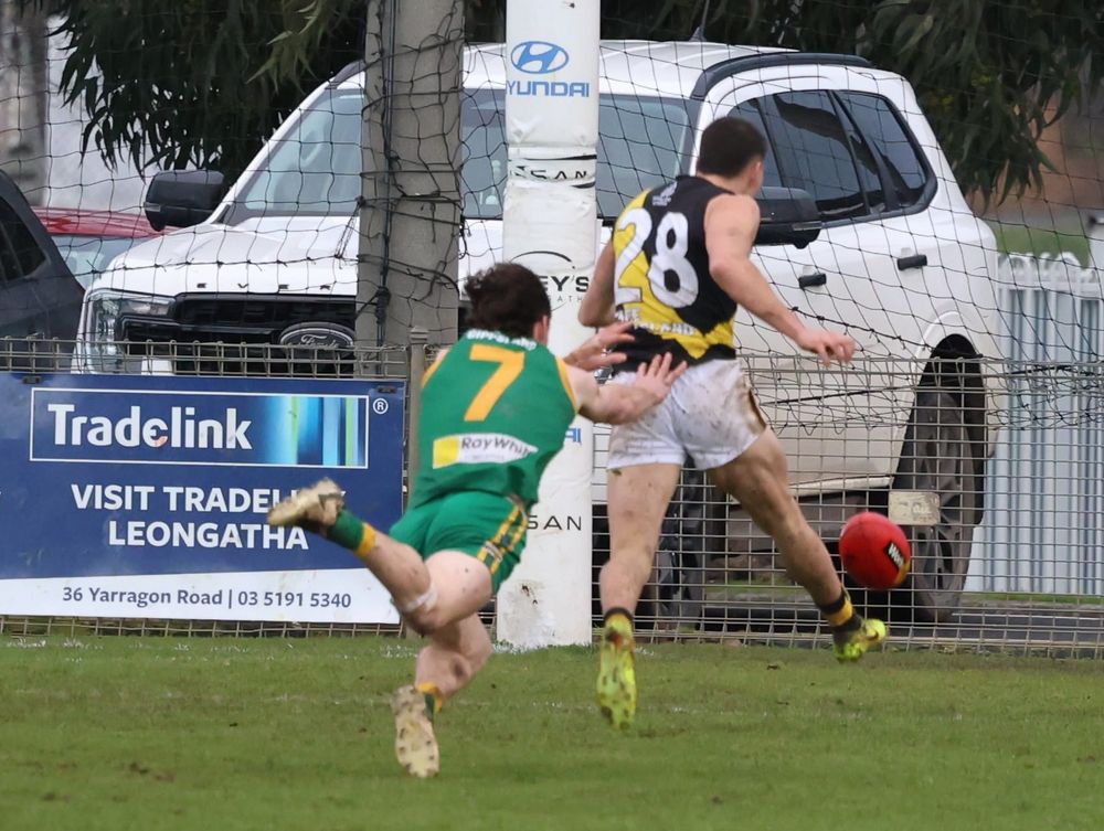 Tigers roar after last-gasp win at Leongatha post image
