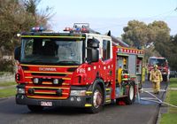 Senior dog rescued as crews battle Wonthaggi fire post image