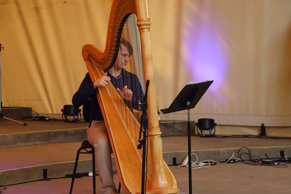 Local musicians take the stage for Coal Creek Sunday Sessions post image
