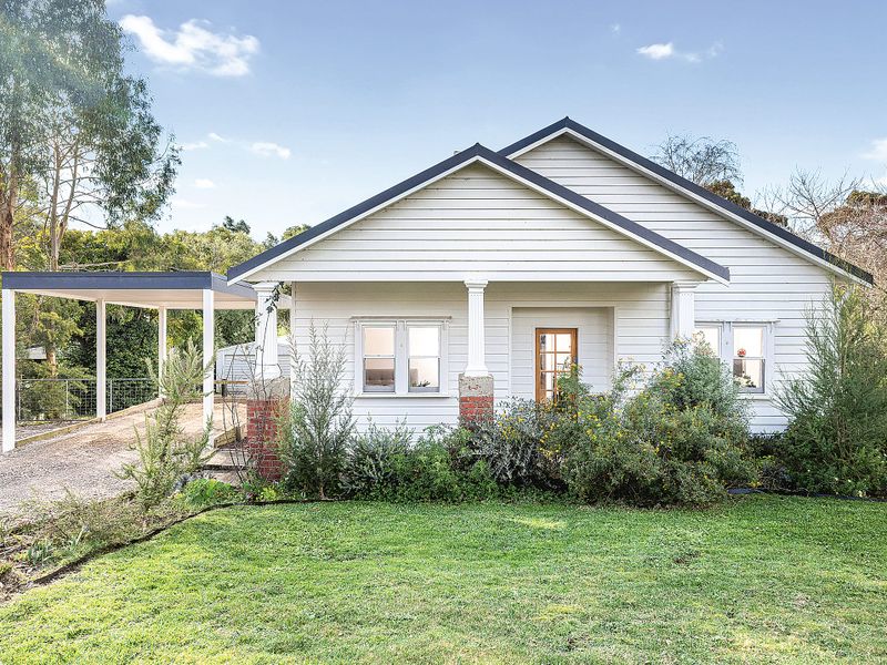 Californian bungalow charm in the heart of Bena post image