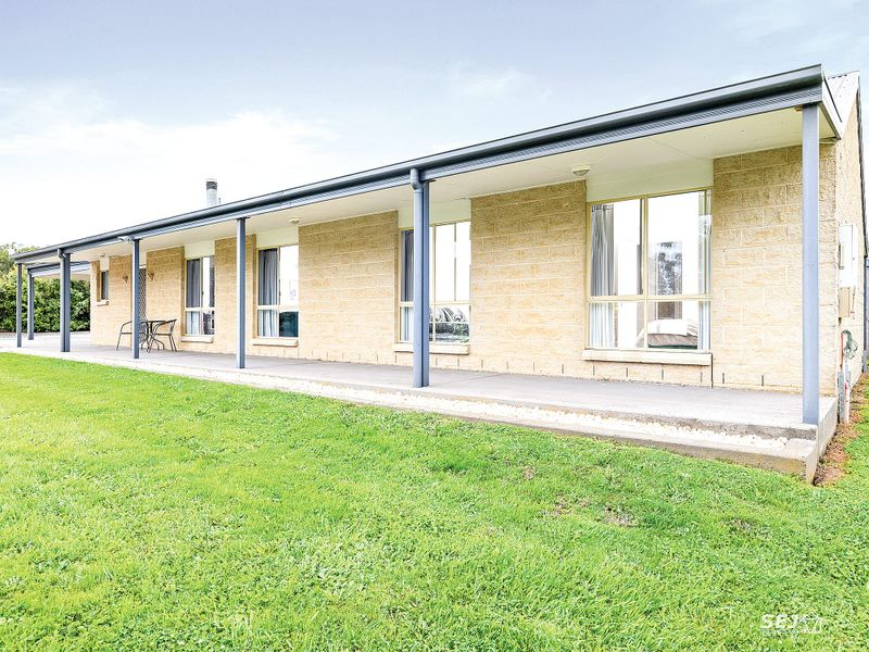 Horses, cattle, lifestyle, this property is ideal! post image