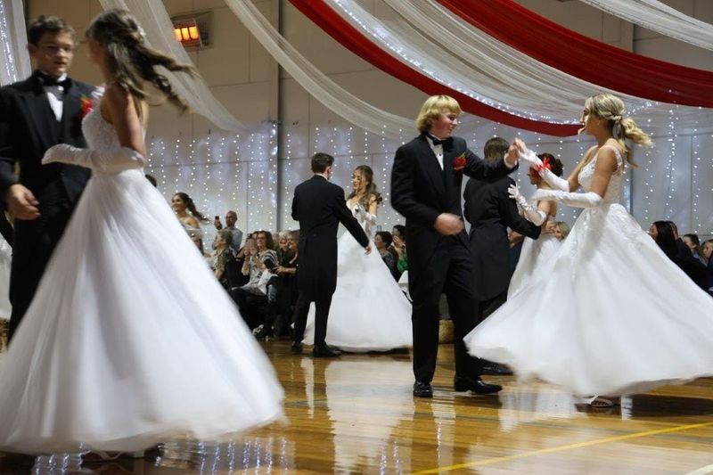Stormy night for 40th Korumburra Deb Ball post image