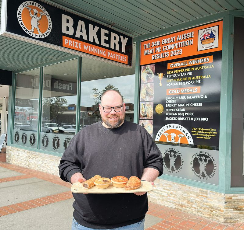 Four gold, five silver and three bronze for Paul the Pieman post image