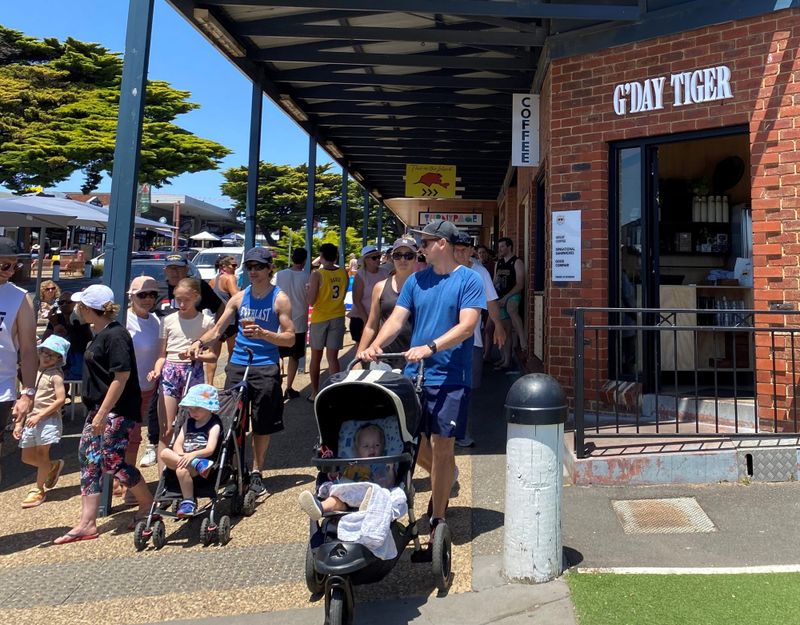 Police out in force at Phillip Island for hot New Years post image