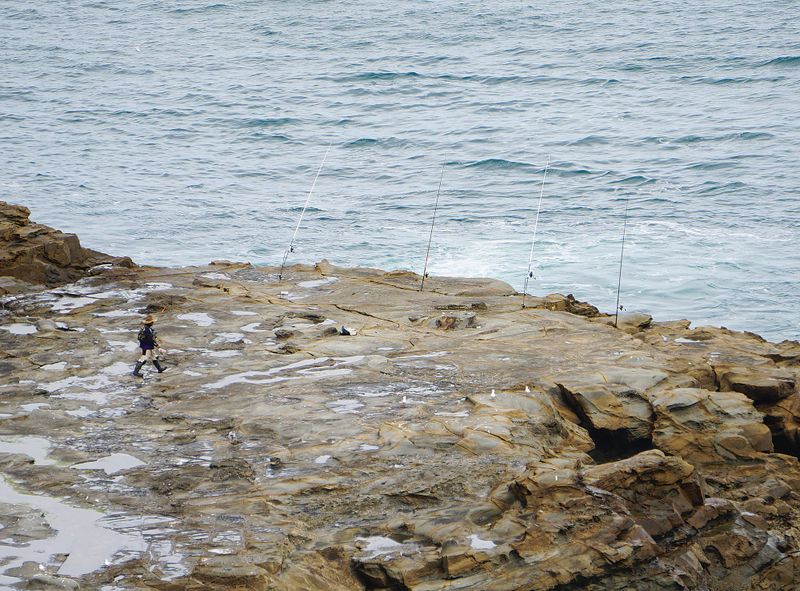 Don’t take the risk when rock fishing post image