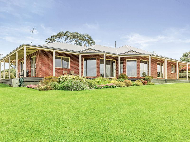 Idyllic country living on 28 acres post image