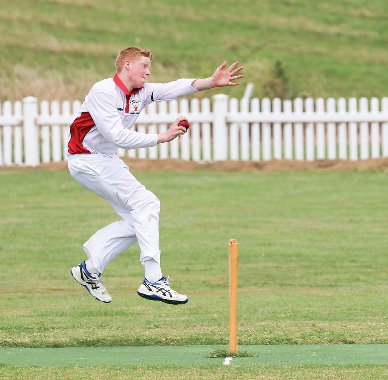 Richardson leads MDU bowlers to success against Town post image