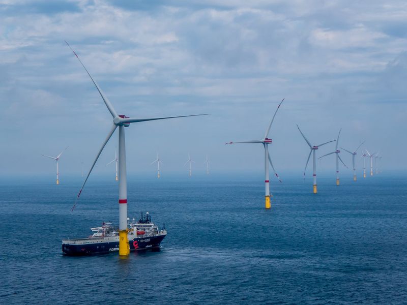 Offshore wind energy powering local job opportunities post image
