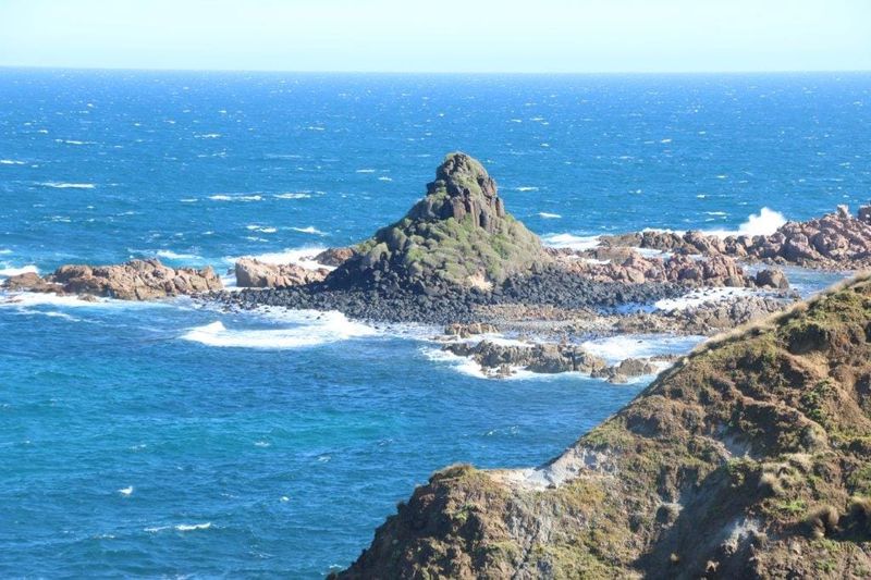 Lifejackets for dangerous rock fishing spots post image