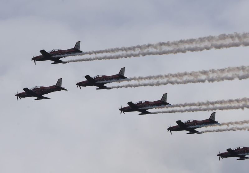 Aerial thrills as roulettes rock and roll high above Korumburra post image