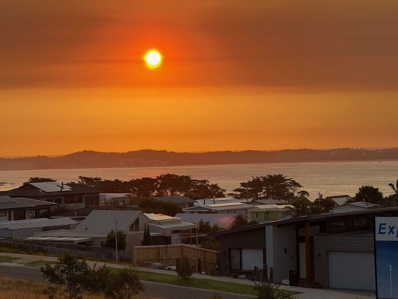 UPDATE 8.45pm: The Gurdies fire downgraded to 'watch and act' post image