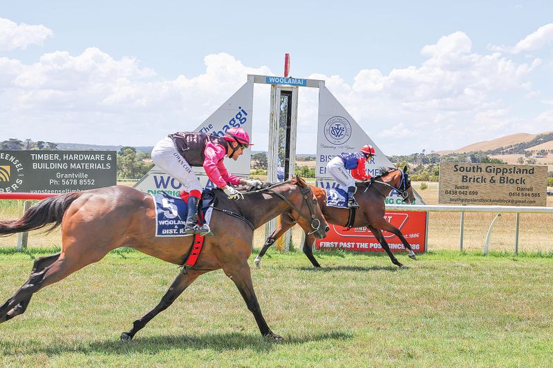 ‘Beach weather’ cuts crowd numbers at Woolamai post image