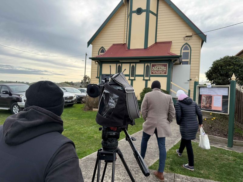 Cold hands warm hearts for visiting media at Korumburra Baptist Church post image