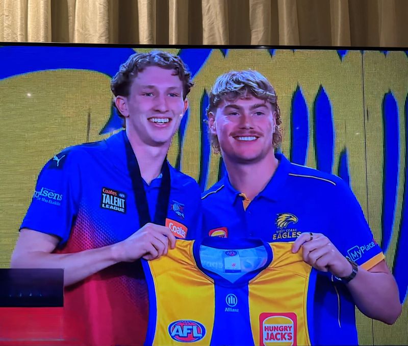 Foster cheers go up as Willem Duursma taken pick Number 1 in 2025 AFL Draft post image