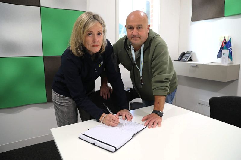 Encouragement to sign condolence books after Bondi massacre post image