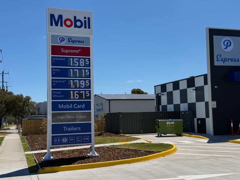 It pays to shop locally during Wonthaggi's petrol price war post image