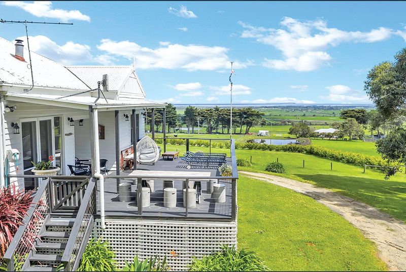 Country living with panoramic views to Western Port post image