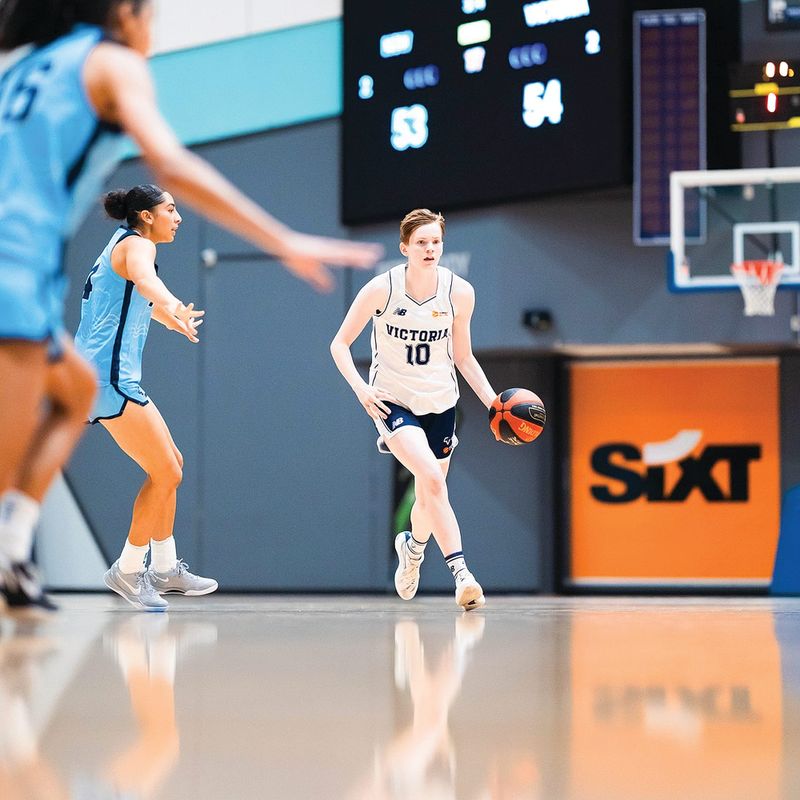 Local basketball star commits to Idaho State post image